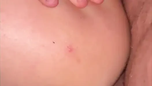 Seks anal brutal untuk ibu tiri muda ini