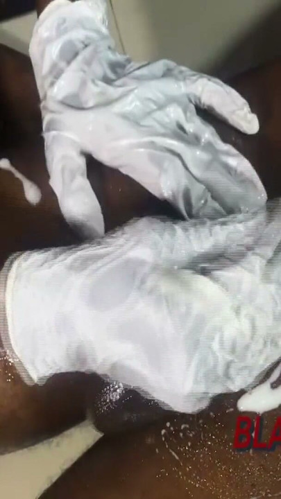 Bare gni den mot pussyen min, men ikke stikk den inn | Klipp 1