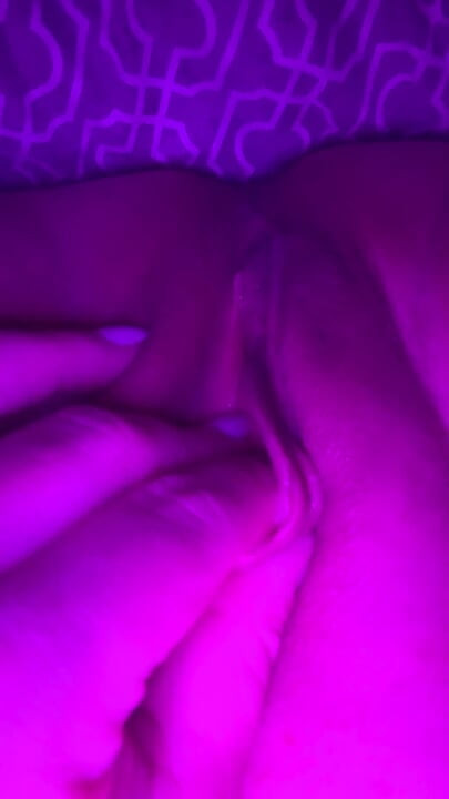 Cum filled cunt squirting so hard