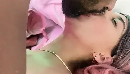 Meine ältere freundin fickt mich so gut und füllt mich mit sperma zu hause, porno auf spanisch