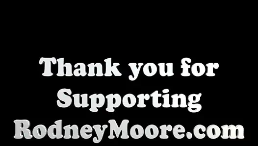 Беременная девушка 90-х по соседству становится грязной