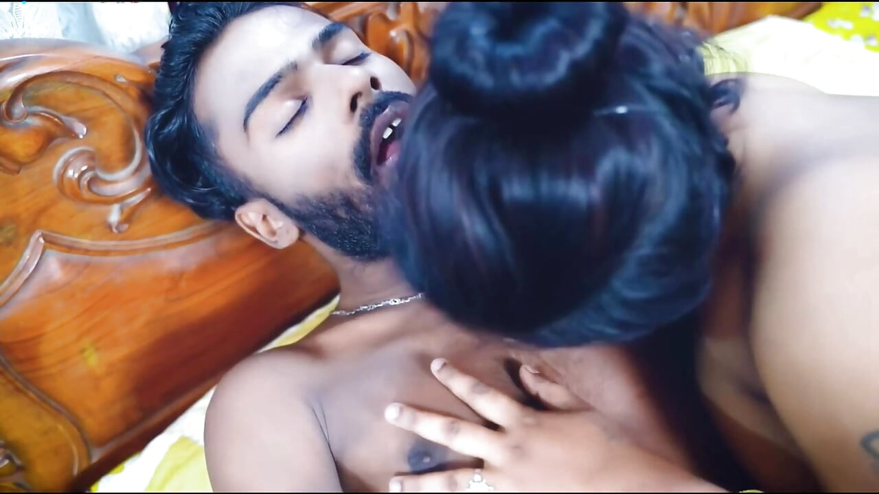 Sauteli maa ka pair dabate dabate chod diya