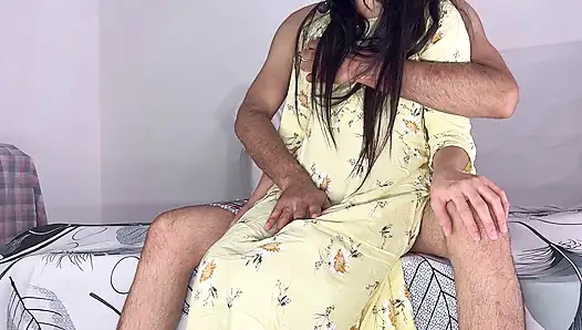 HEIßES DÜNNES MÄDCHEN ENGE MUSCHI VON GRÖßTEM SCHWANZ MIT KLAREM AUDIO GEFICKT