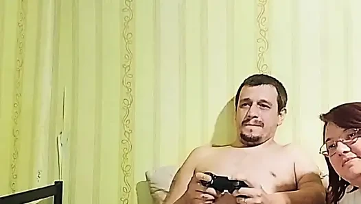 Челенж сводной сестры ударяет на первом уровне игры