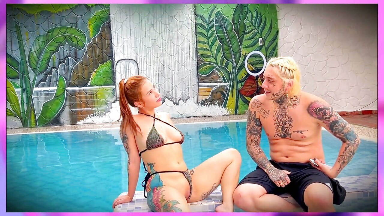 Colombian with Natural Tits Likes to Fuck by the Pool and Feel How a Thick Cock Enters Her Tight Pussy