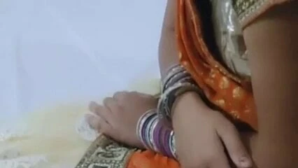 bhabhi shucking dick of her boyfriend at night.......