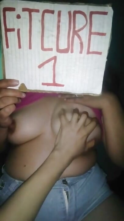 Brincando com os Peitos Ricos da Amiga