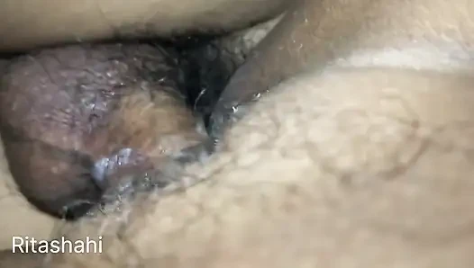 Nepalli bir çift harika bir ruh halinde eğleniyor