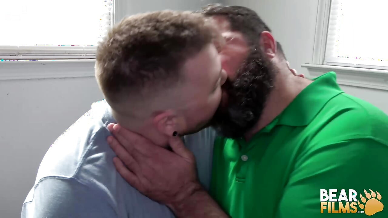BEARFILMS Riley Coxxx Drills The Brisket Hairy Asshole