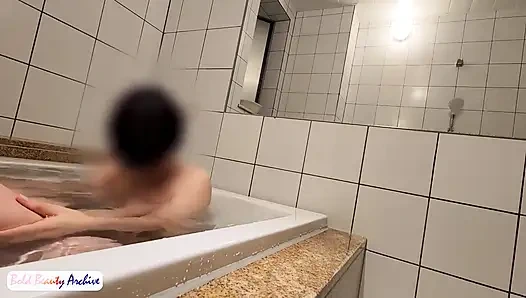 Setelah bertahun-tahun gairah kembali sebagai istri piala f menemukan pelepasan