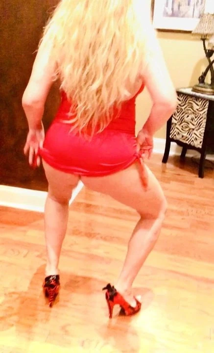 Big Boobs-Small Dress