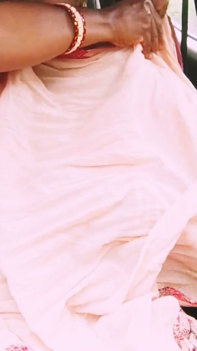 Telugu maid car sex in forest road, telugu dirty talks. | Clip 2