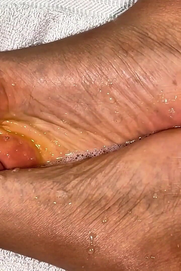 MILF Spits on Her Feet for You to Worship