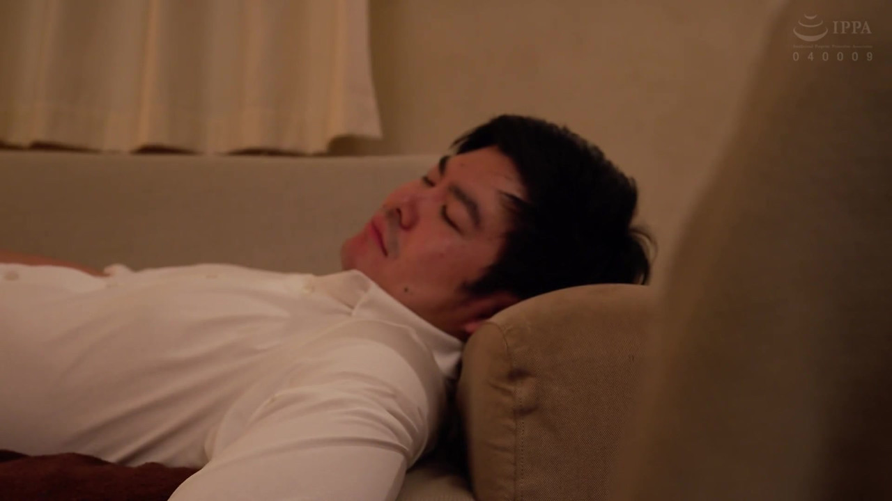 隣人のエステ師に性感開発され寝取られてしまったうちのJカップ美爆乳むっちり潮吹き妻