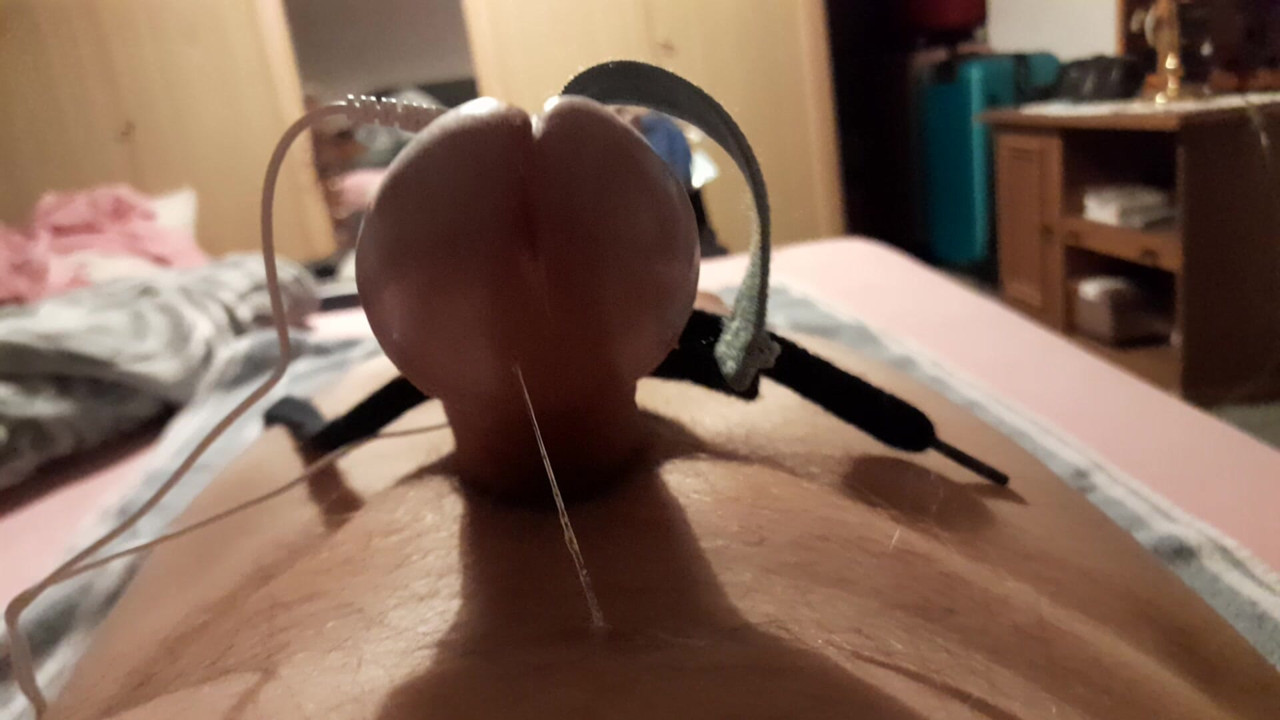 Estim Cumshot  Elektrisch abgespritzt