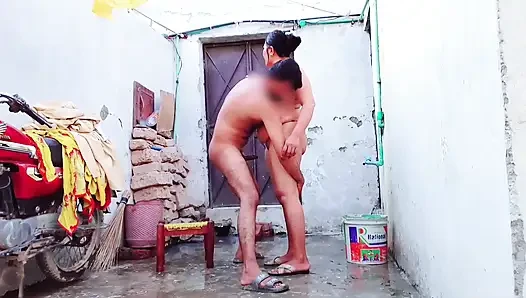 Barsat ke mausam mein tanhai ke aalam mein Milan ko utha laya Gand mein Dal Diya