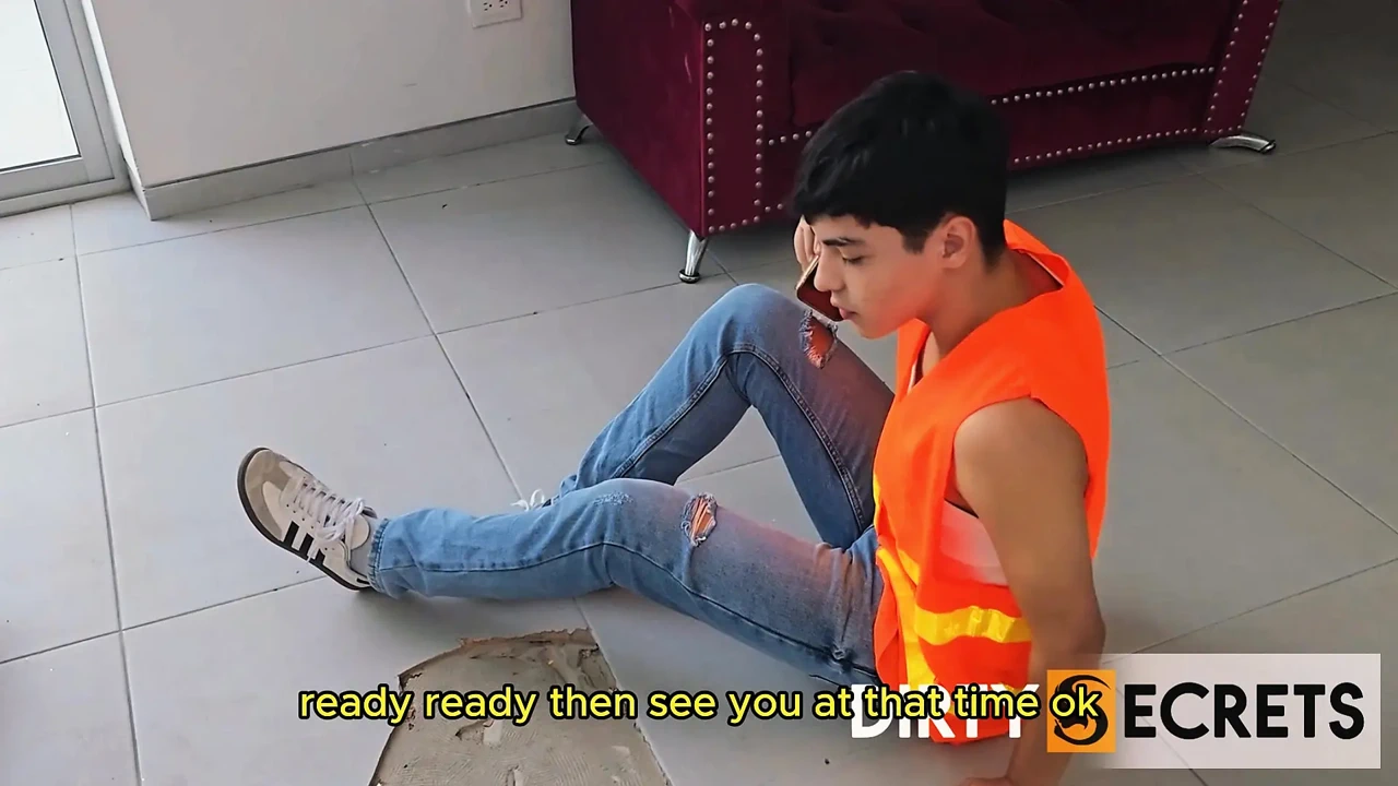 我被叫去修理一所房子，最后我操了主人的屁股。