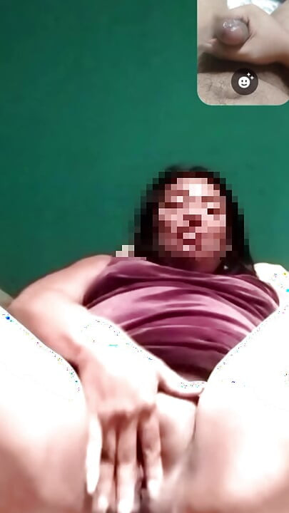 La pervertida de mi suegra solo espera salir de la iglesia para hacerla una videollada