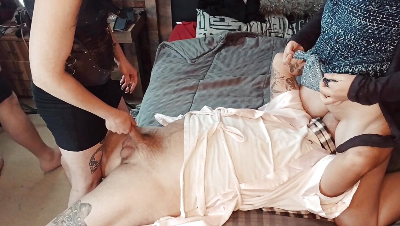 4some with dubble penetration in hotel room