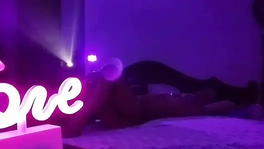 Bahkan Donald ingin mendapatkan tangannya pada wanita kaya dan lezat ini