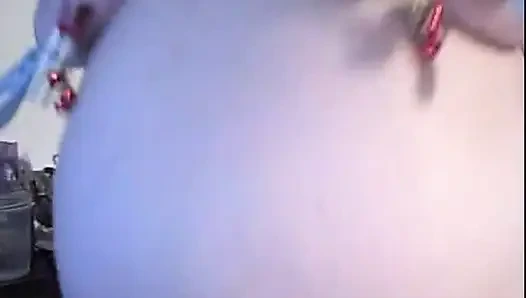 20 min cam show where I tied up my boobs using clothes pins