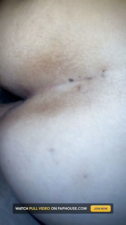 Een Arabische Schoonheid Met Een Condoom. Close-up