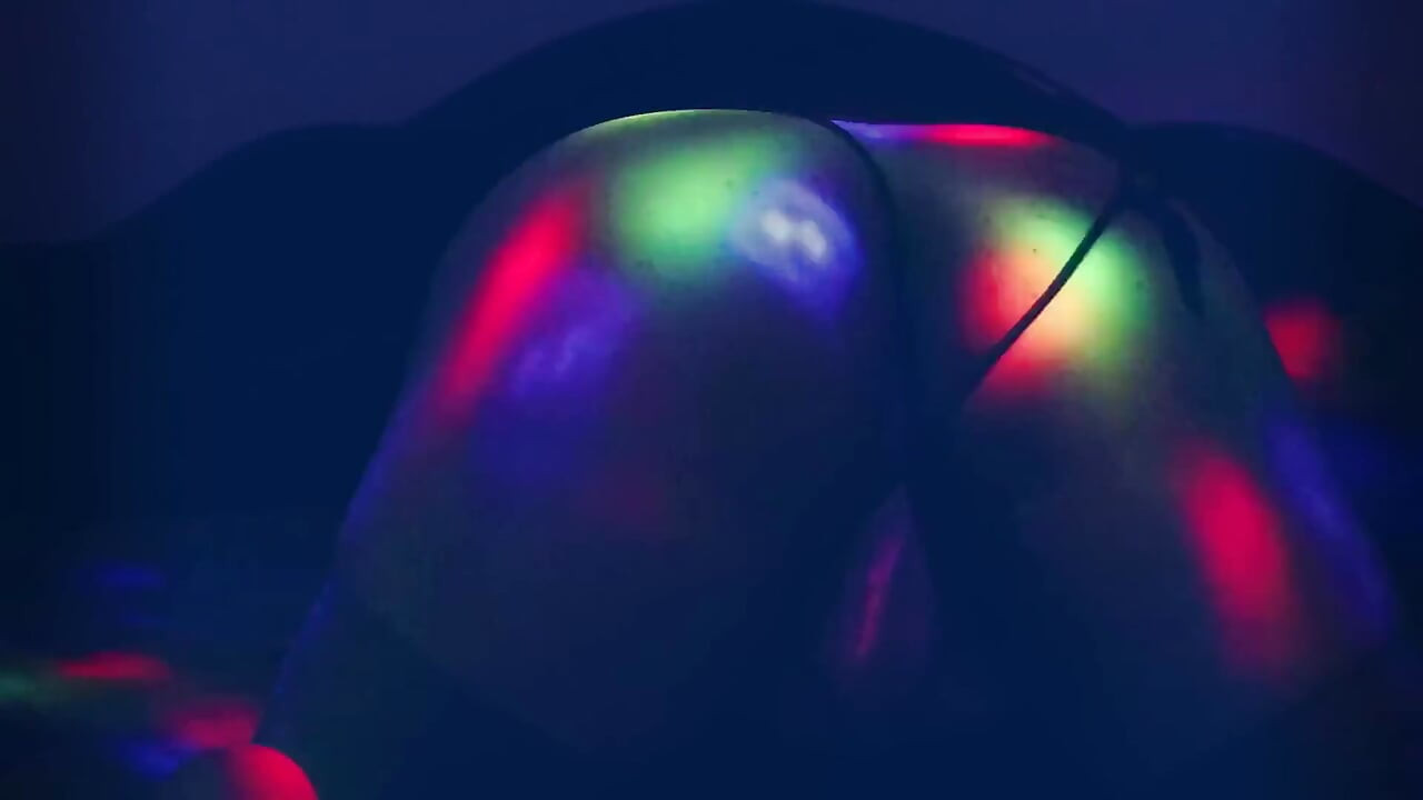 Hot Ass Wiggle, Enjoy Watching My Hot Ass That Desires You