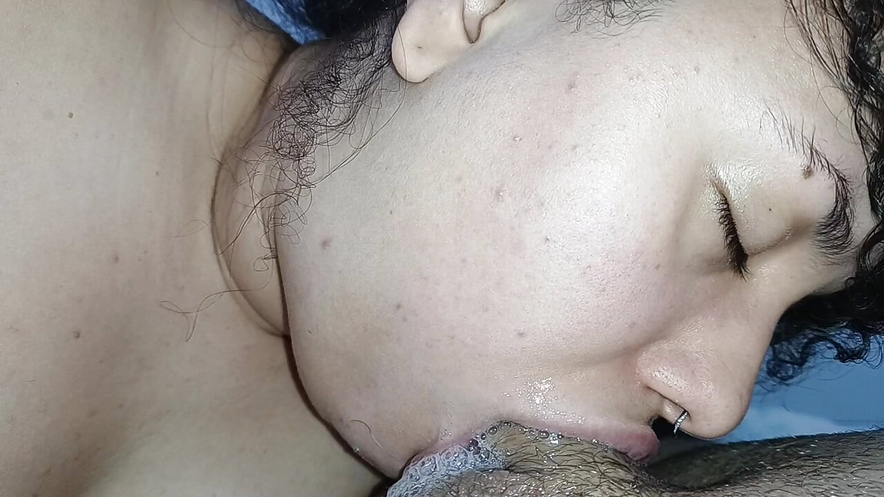 อมควยที่เลอะเทอะสุดๆ เต็มไปด้วยสิวและเงี่ยน