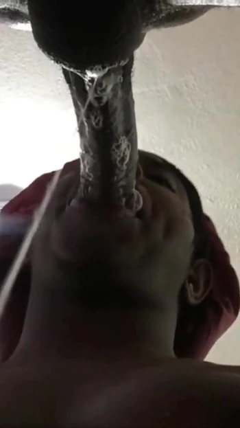 Sloppy Head Deepthroat Underneath Camvu