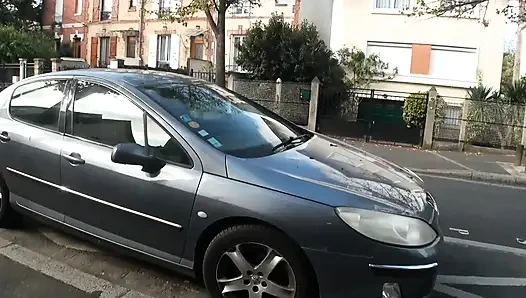 Niveauvolle milf caroline Stines wird von zwei typen gefickt