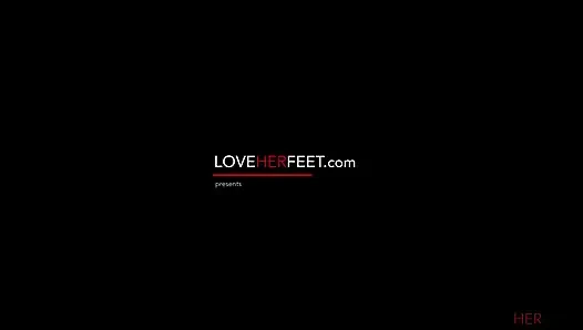 Katrina jade menawarkan kakinya yang nakal