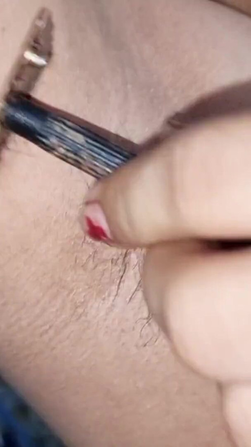 Bangladeshi girl shaved her pussy and armpit. | Clip 1