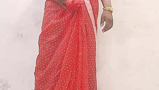 The husband shook his wife's saree, bra, and belt and removed the water from the sexy movie.