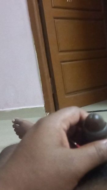Hintli kadın mastürbasyon yaparken çok eğleniyor