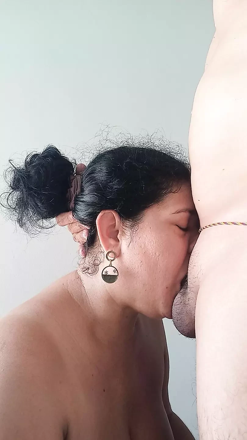 Esposa Mamando Delicioso