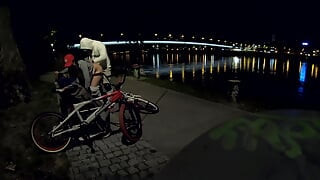 Làm tình nghiệp dư thực sự mạo hiểm và nhanh chóng với anh kế của tôi, phun nước cực khoái và xuất tinh vào miệng. Dada Deville