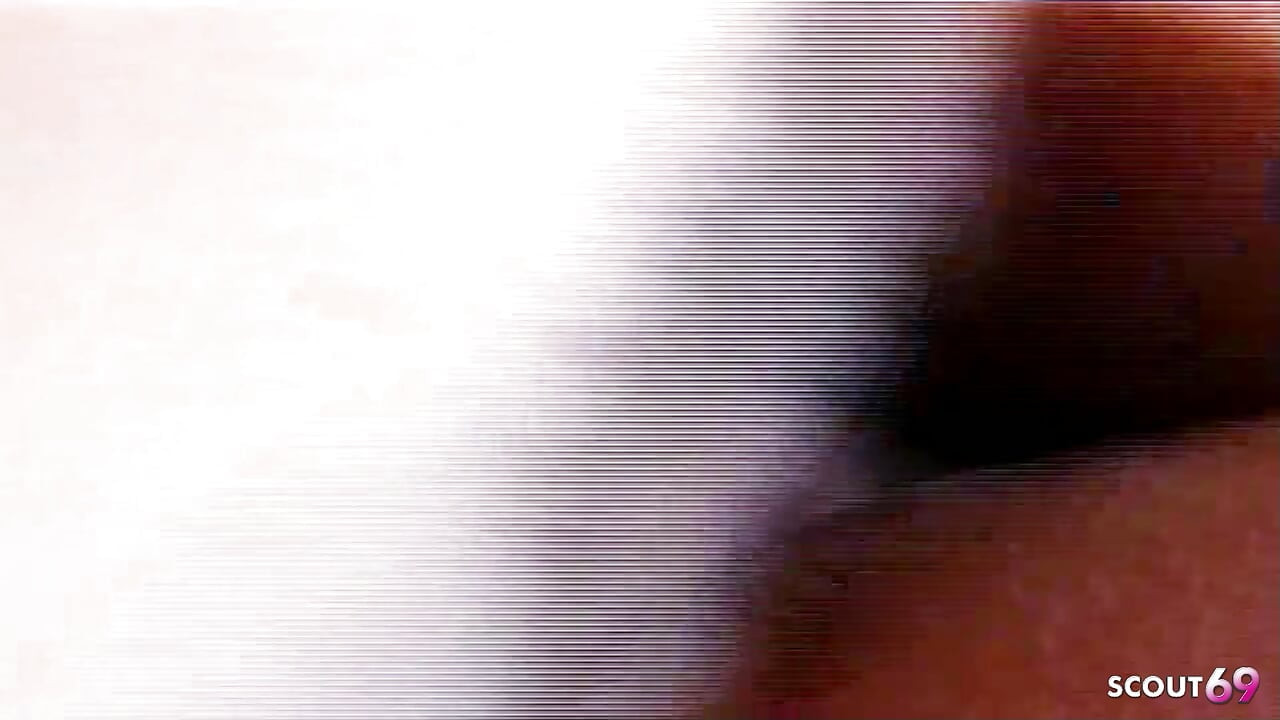 मोटे लंड वाली लैटिना Ladyboy की लोगों द्वारा सड़क पर गांड चुदाई