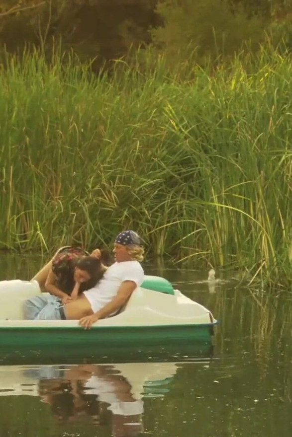 Hot girl rides a huge cock while out sailing in the dam