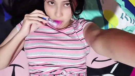 Мачеха делит постель с пасынком: шаловливое ночное развлечение! (настоящее домашнее видео)