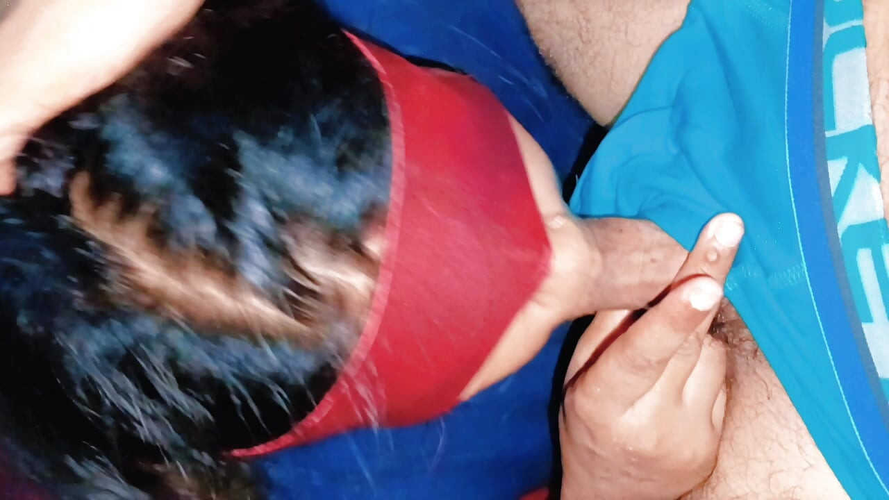 Desi sister in law inserted the dewar big penis inside her throat. Cumshot in mouth and indian bhabhi face fucking video