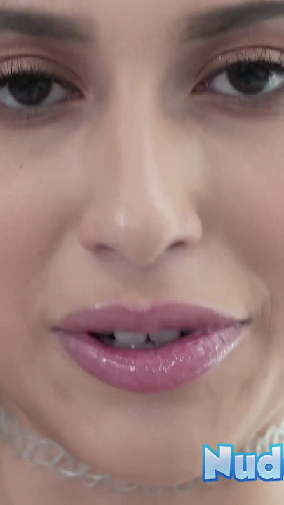 Fit latina-teen Penelope woods nackt yoga und masturbation