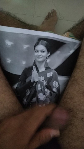 Keerthi Suresh paper cum shot on her navel hole