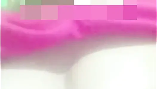 mamta bhabi ne chut main ungli kar ke pani nikali