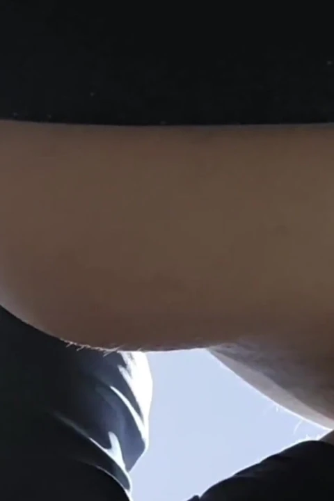 粗暴的18岁香港女孩