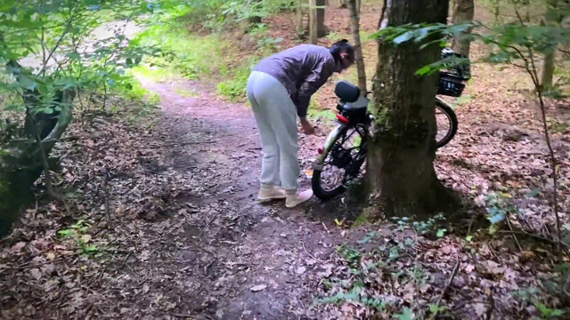 Helped a cutie fix her bike in the middle of nowhere and she thanked me with a juicy outdoor doggystyle & swallowed all my cum