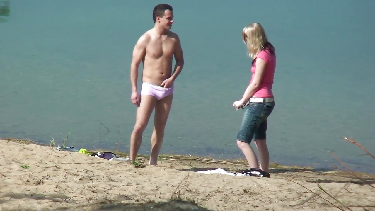 Blondine und ihr mann werden beim ficken gefilmt