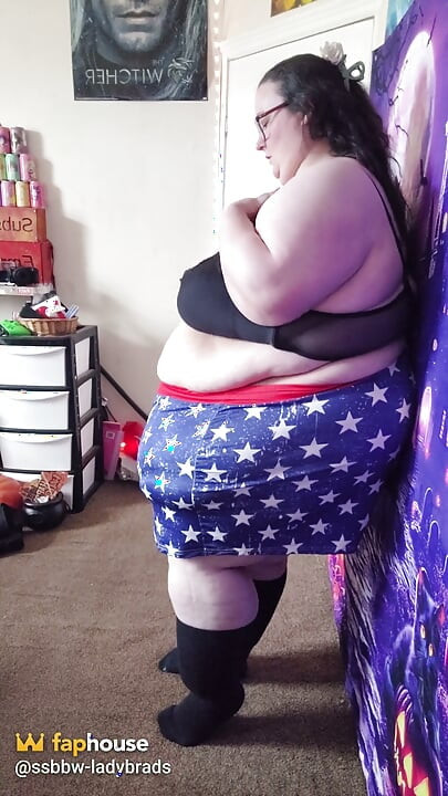 Stripping From the Side for My Fans