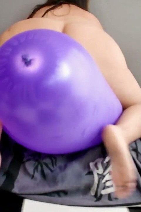 Globos oxidizados se montan a pop sin ropa - Bunny Looner