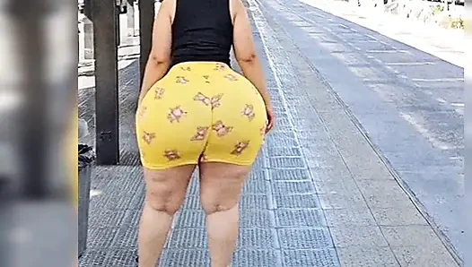 Big ass waiting for the bus in Argentina