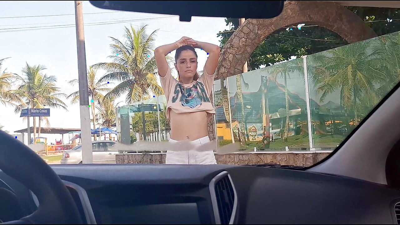 I Showed My Cock to a Hot Woman in Risky, but She Liked It!